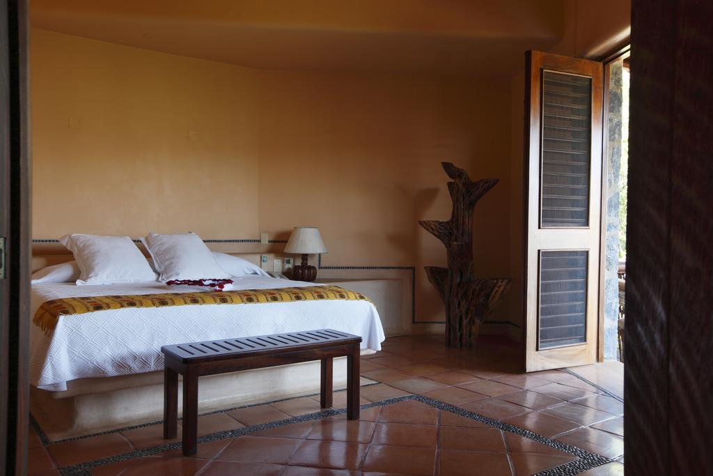 Hotel Casa Don Francisco Ixtapa  Exteriör bild