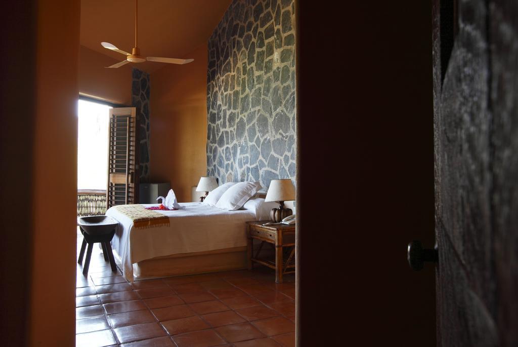Hotel Casa Don Francisco Ixtapa  Exteriör bild