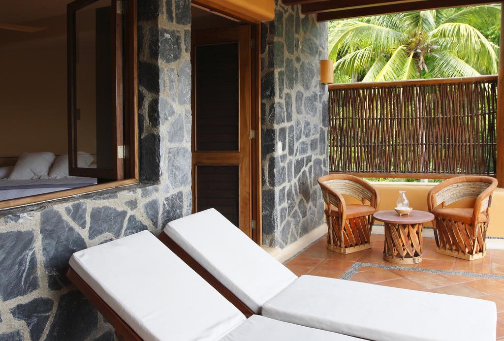 Hotel Casa Don Francisco Ixtapa  Exteriör bild