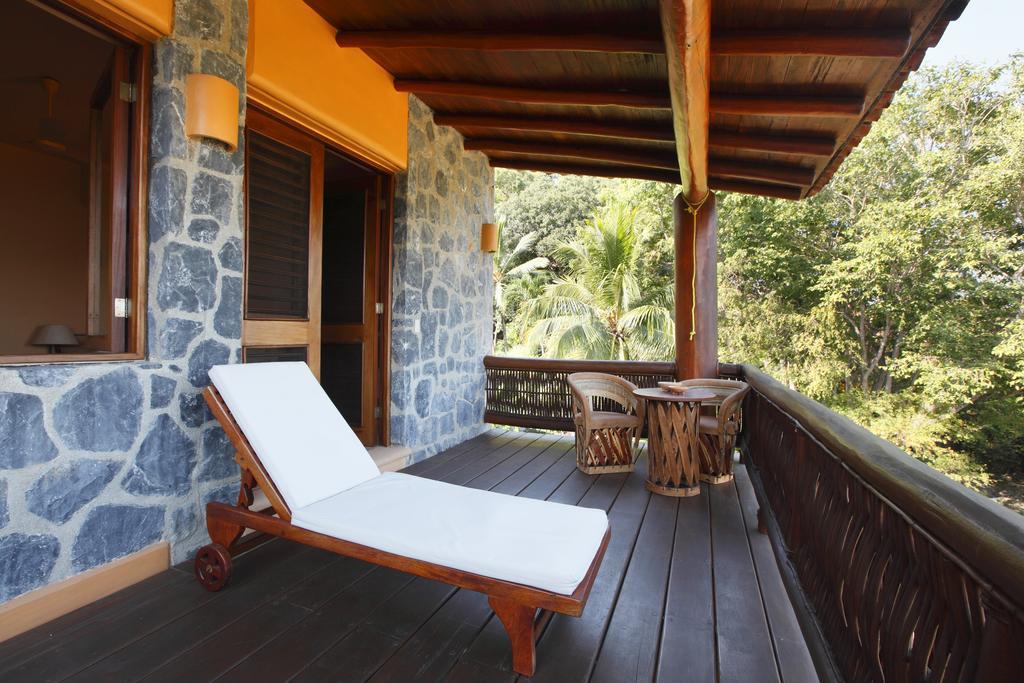 Hotel Casa Don Francisco Ixtapa  Exteriör bild