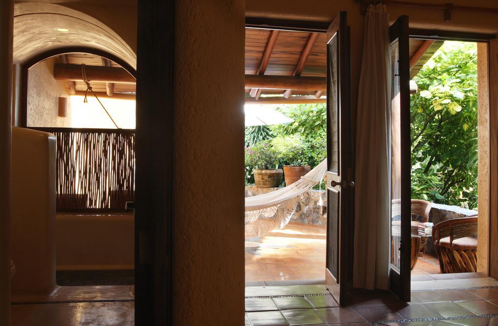 Hotel Casa Don Francisco Ixtapa  Exteriör bild